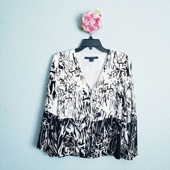 French Connection‎ Black And White Abstract Floral V-neck Blouse - Picture 1 of 6